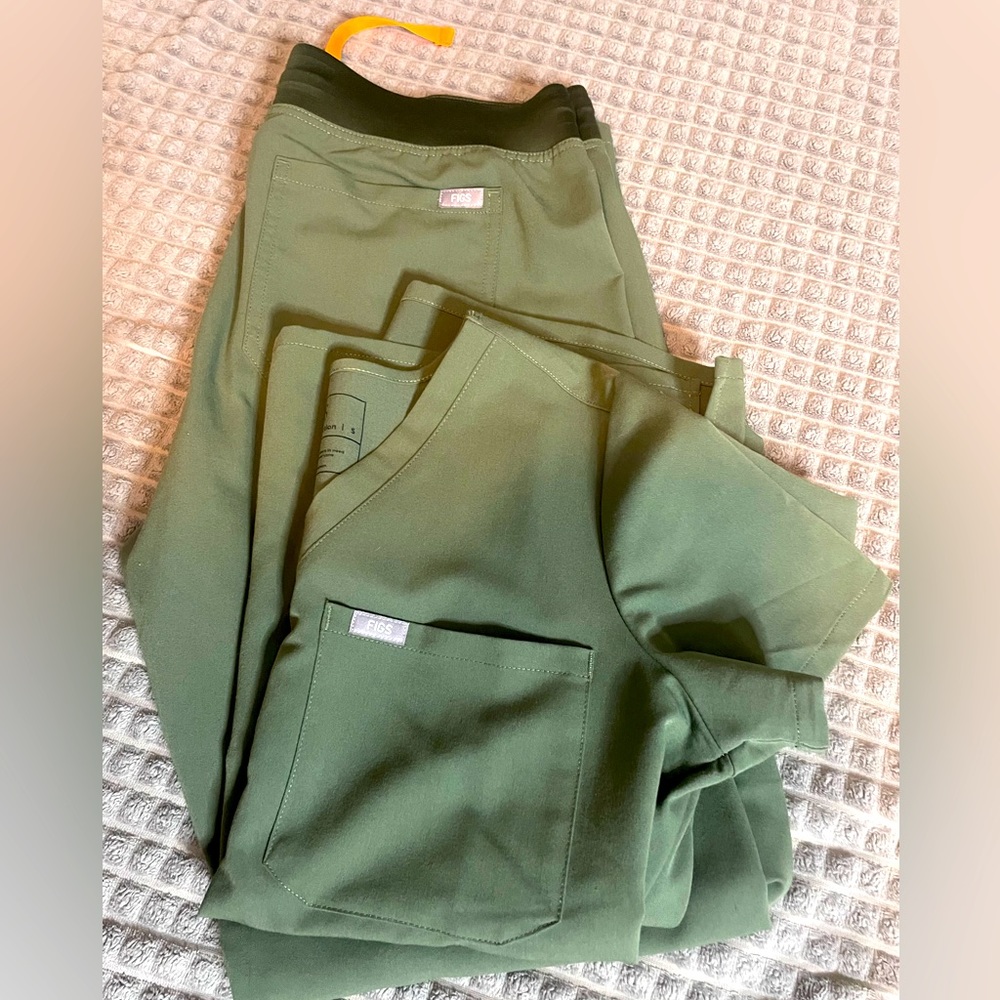 Forrest Green Top and Bottom FIGS scrubs